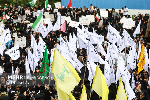 راهپیمایی دختران انقلاب