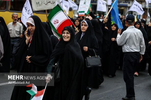 راهپیمایی دختران انقلاب