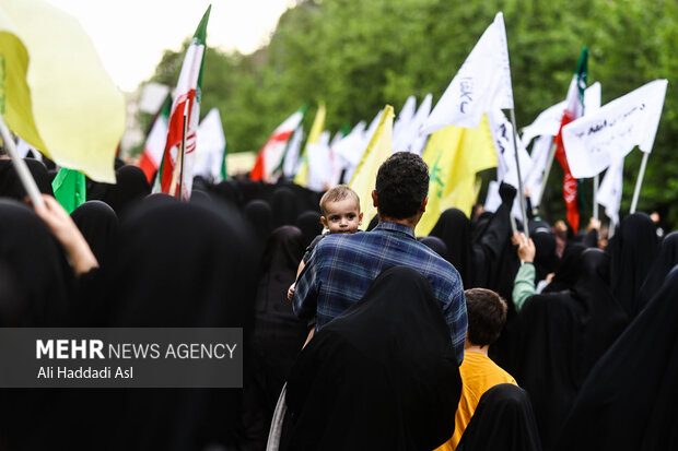 راهپیمایی دختران انقلاب