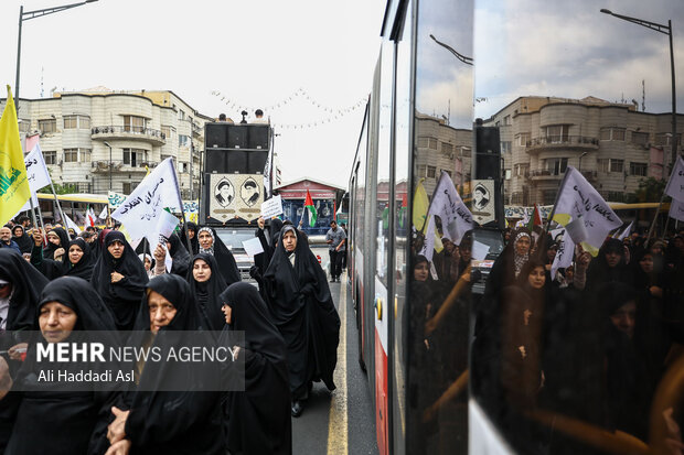 راهپیمایی دختران انقلاب