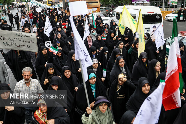 راهپیمایی دختران انقلاب