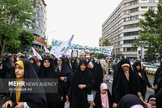 راهپیمایی دختران انقلاب