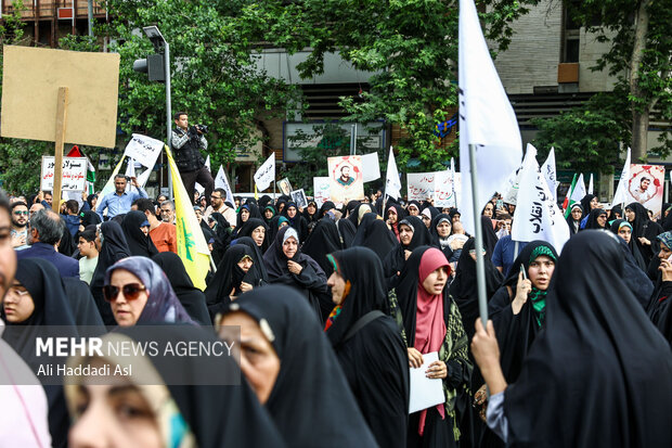 راهپیمایی دختران انقلاب