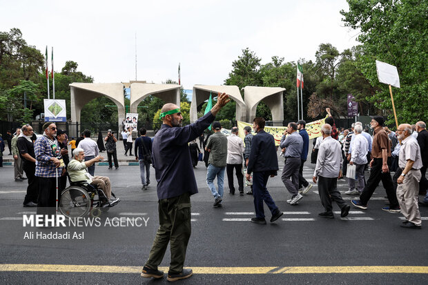 راهپیمایی دختران انقلاب