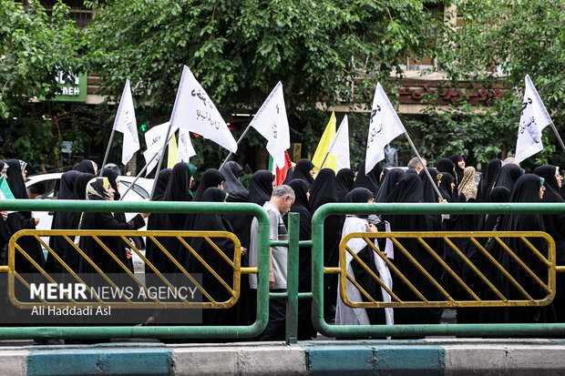راهپیمایی دختران انقلاب