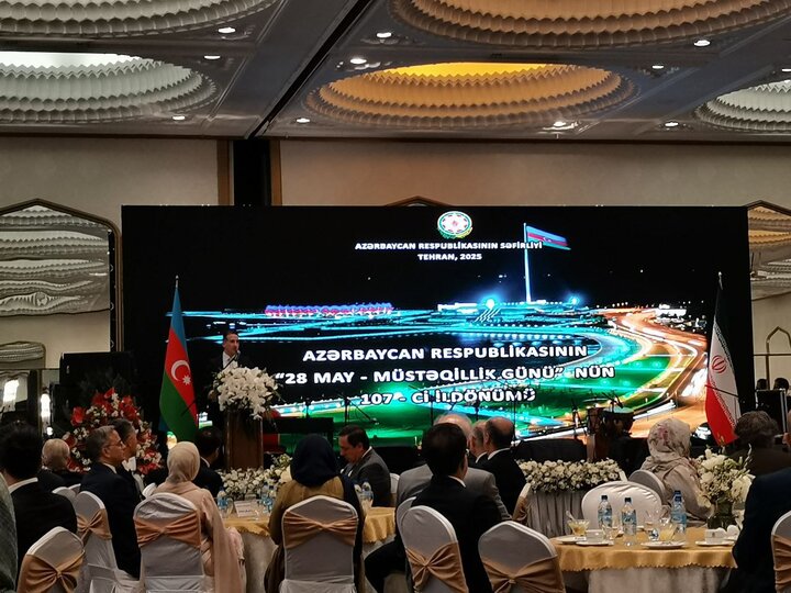 Azerbaycan'ın Bağımsızlık Günü'nde Tahran-Bakü ilişkilerine vurgu