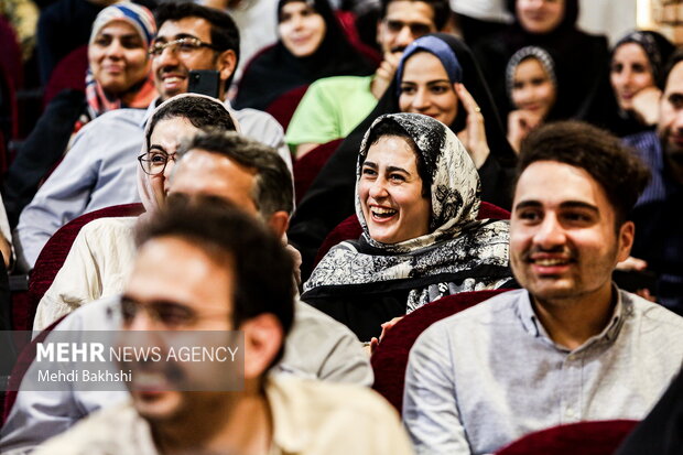 محفل طنز قمپز حوزه هنری استان قم