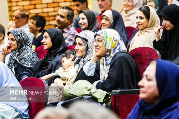 محفل طنز قمپز حوزه هنری استان قم