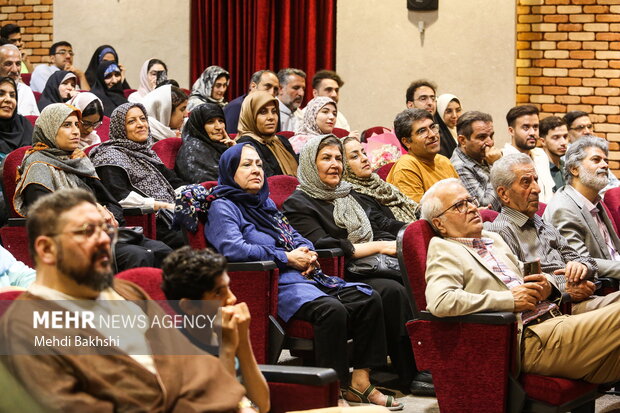 محفل طنز قمپز حوزه هنری استان قم