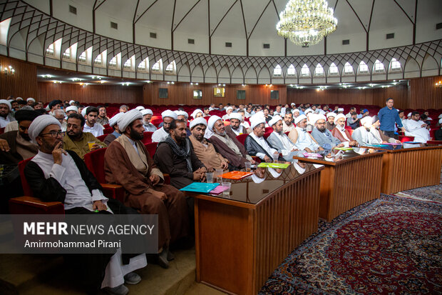 برپایی همایش عزم علما از سوی دفتر نماینده ولی‌فقیه و رهبر شیعیان پاکستان در قم