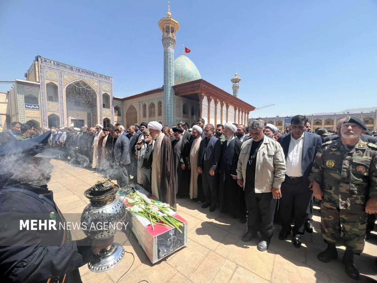 برگزاری آئین تشییع پیکر «قاضی شهید احسان باقری» در شیراز
