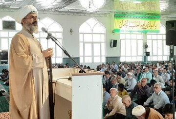 مسئولان در مبارزه با فساد جدی تر باشند