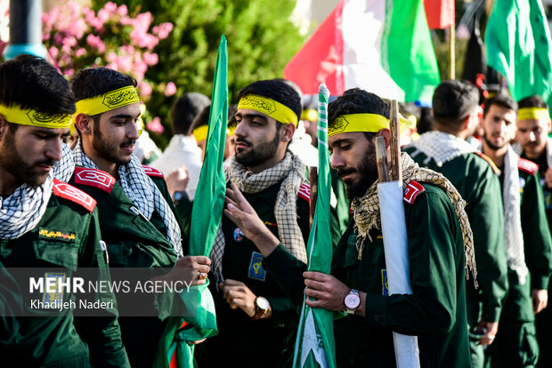 کاروان «عاشقان حسيني؛ زائران خميني» در اصفهان