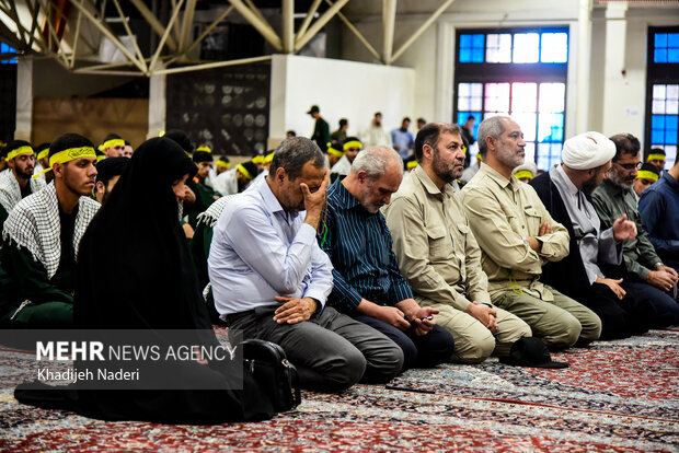 کاروان «عاشقان حسيني؛ زائران خميني» در اصفهان
