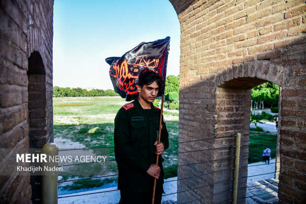 کاروان «عاشقان حسيني؛ زائران خميني» در اصفهان