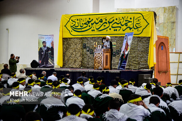 کاروان «عاشقان حسيني؛ زائران خميني» در اصفهان