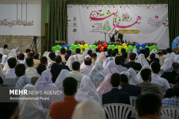 جشن ازدواج ۳۲۵ زوج جوان در حرم حضرت فاطمه معصومه(س)