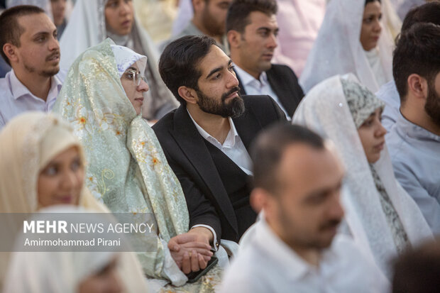 جشن ازدواج ۳۲۵ زوج جوان در حرم حضرت فاطمه معصومه(س)