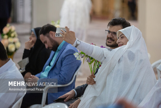 جشن ازدواج ۳۲۵ زوج جوان در حرم حضرت فاطمه معصومه(س)