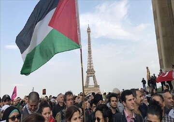 Filistin için kırmızı sular Paris’te aktı