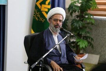 اقناع‌سازی جامعه راه مقابله با توطئه‌های دشمنان است