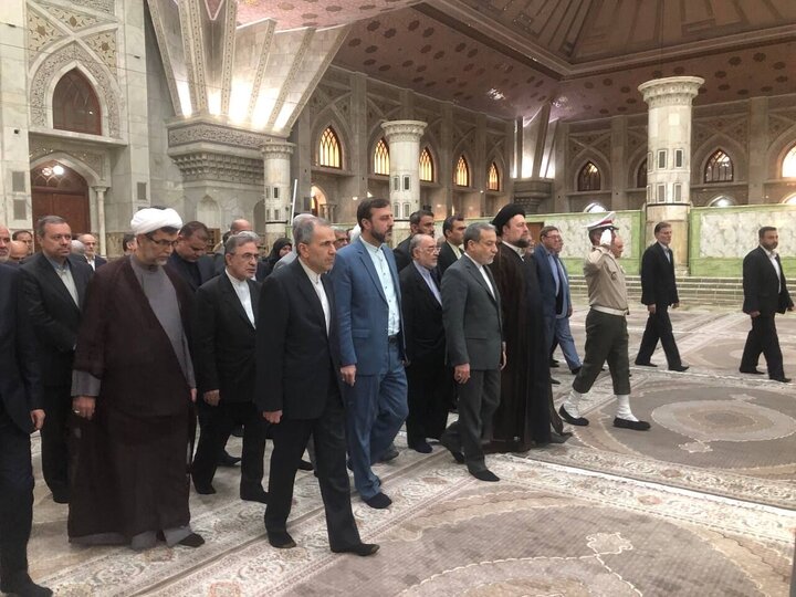  وزير الخارجية وموظفي وزارة الخارجية يجددون العهد مع مبادئ مؤسس الثورة الإسلامية