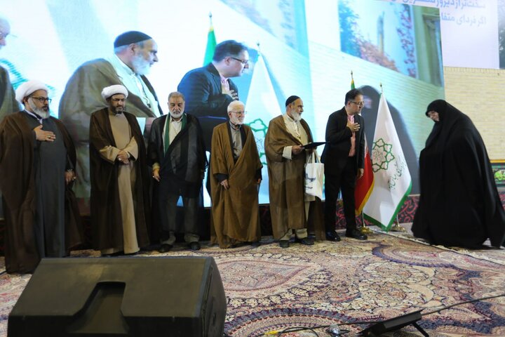 تجلیل از بانوان مداح و ذاکر در دوازدهمین همایش «سفیران زینبی»