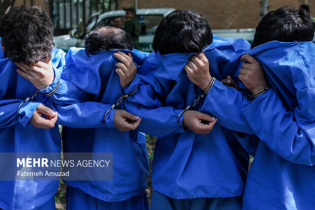 عوامل آتش زدن اماکن عمومی و دولتی در مرودشت دستگیر شدند عوامل آتش زدن اماکن عمومی و دولتی در مرودشت دستگیر شدند