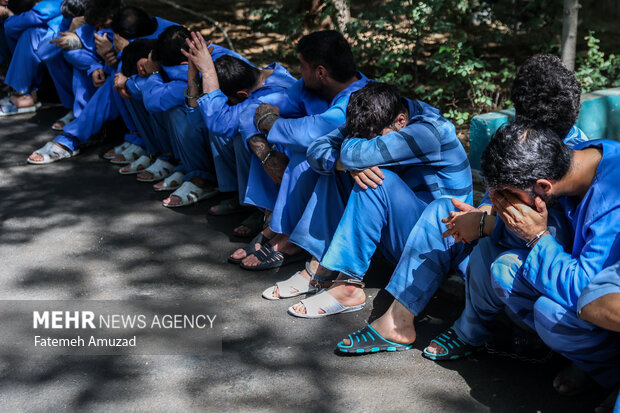 ۱۵ خردهفروش و ۵ معتاد متجاهر در ورامین دستگیر شدند