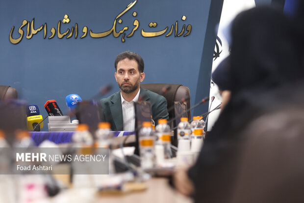 تعامل با جشنواره فیلم فجر برای اهدای جایزه به لباس‌های سینمایی!