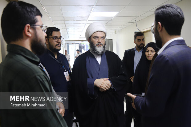 بازدیدحجت‌الاسلام محمد قمی ازمحل آزمون استخدامی سازمان تبلیغات اسلامی