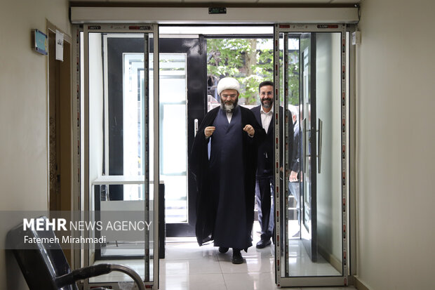 بازدیدحجت‌الاسلام محمد قمی ازمحل آزمون استخدامی سازمان تبلیغات اسلامی