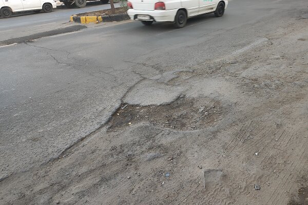 درماندگی مردم زاهدان از آسفالت ضعیف و شرایط نامناسب معابر