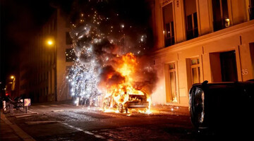 VIDEO: Chaos Erupts in Paris