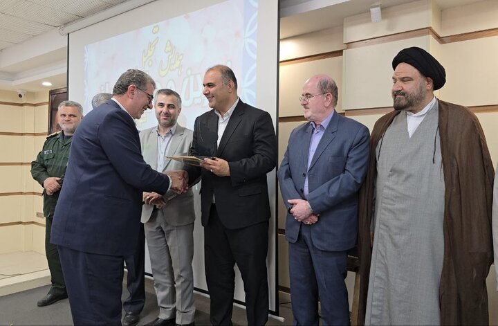 خیرین ستونهای توسعه پایدار آموزش هستند