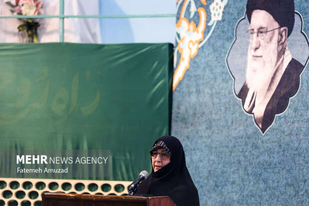 تجدید بیعت بانوان فعال فرهنگی با آرمان های امام راحل (رتجدید بیعت بانوان فعال فرهنگی با آرمان های امام خمینی (ره)ه)