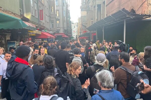 دەیان خۆپیشاندەر لە ئەستەنبۆڵ قۆڵبەست کران