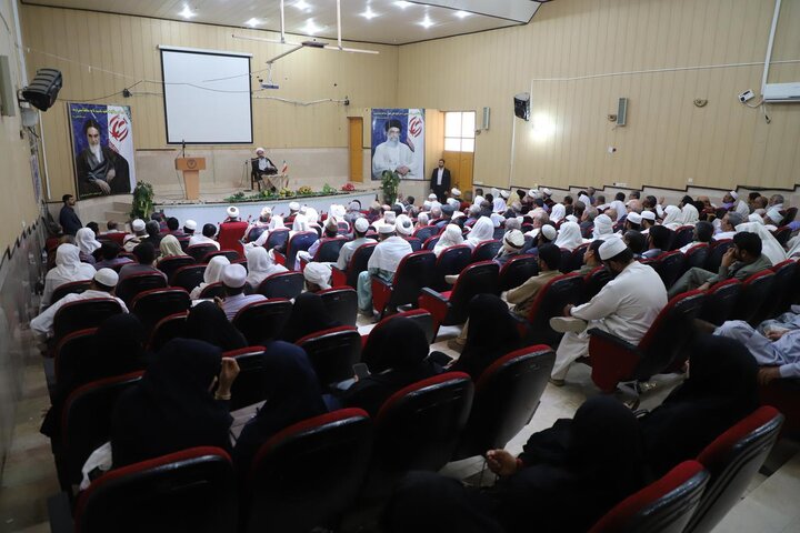 دیدار آیت الله محامی با مردم خاش