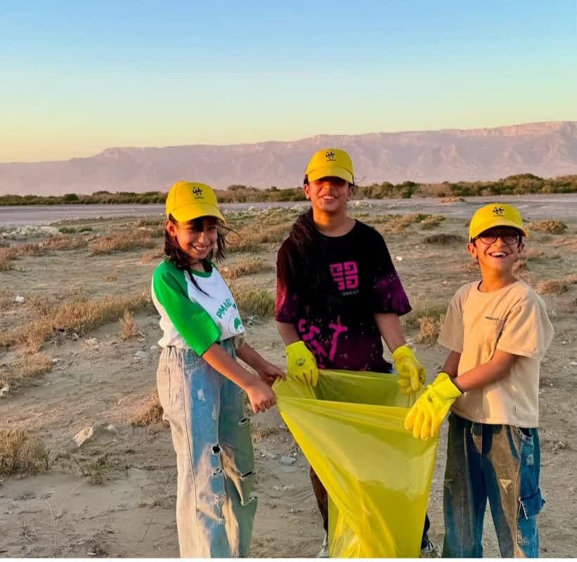 مشارکت مردمی برای حفظ محیط زیست؛ ساحل بندر دیر پاکسازی شد