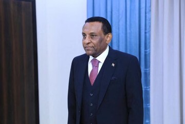 Sudan’da yeni başbakan geçici hükümeti feshetti