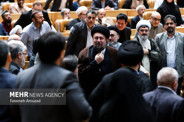 گردهمایی بزرگ مولفین و پژوهشگران حوزه اندیشه امام خمینی (ره)