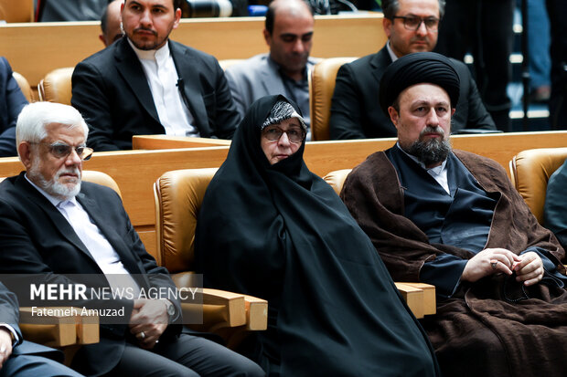 گردهمایی بزرگ مولفین و پژوهشگران حوزه اندیشه امام خمینی (ره)