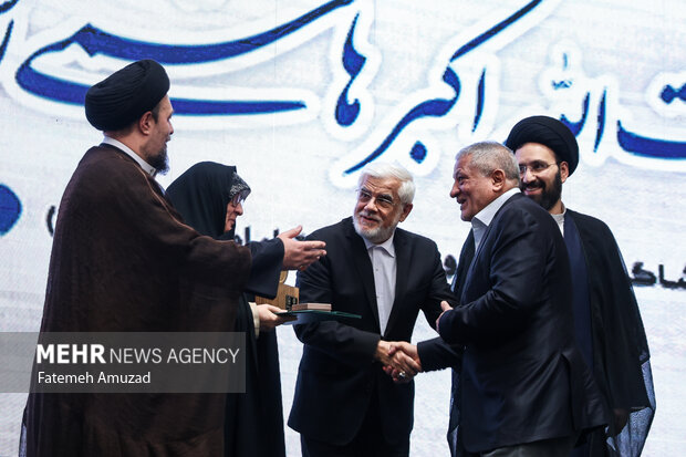 گردهمایی بزرگ مولفین و پژوهشگران حوزه اندیشه امام خمینی (ره)