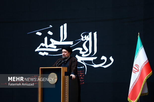 گردهمایی بزرگ مولفین و پژوهشگران حوزه اندیشه امام خمینی (ره)