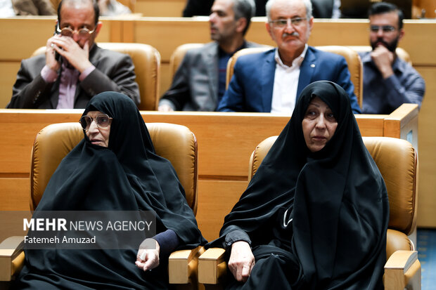 گردهمایی بزرگ مولفین و پژوهشگران حوزه اندیشه امام خمینی (ره)