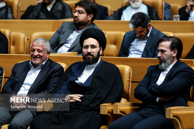 گردهمایی بزرگ مولفین و پژوهشگران حوزه اندیشه امام خمینی (ره)