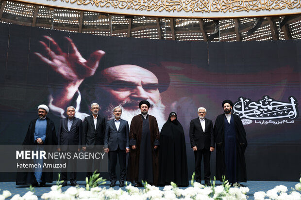 گردهمایی بزرگ مولفین و پژوهشگران حوزه اندیشه امام خمینی (ره)