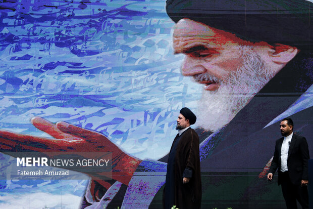 گردهمایی بزرگ مولفین و پژوهشگران حوزه اندیشه امام خمینی (ره)