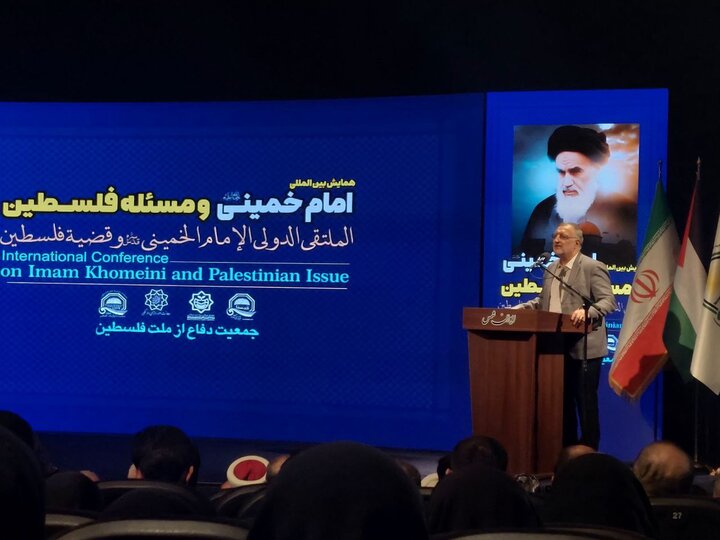 امام خمینی با نگاه تمدنی، فلسطین را محور تقابل حق و باطل می‌دانستند