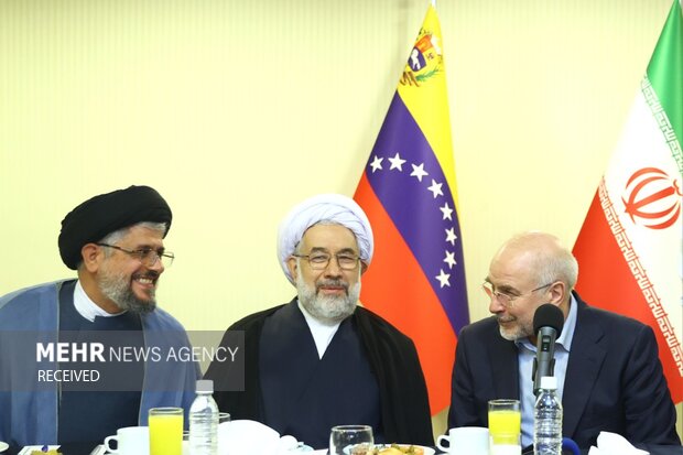 نشست رئیس مجلس شورای اسلامی با نمایندگان ادیان توحیدی